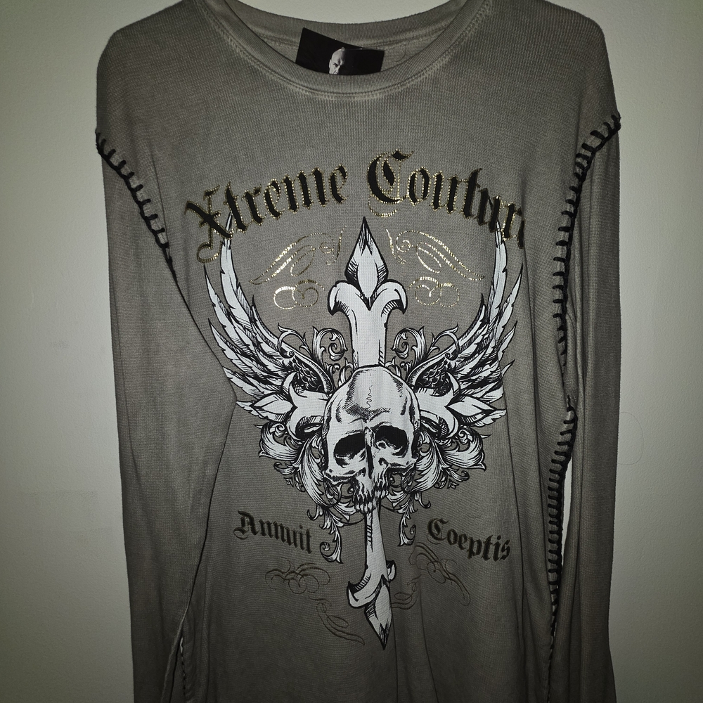 Gray Winged Skull Long Sleeve Tee